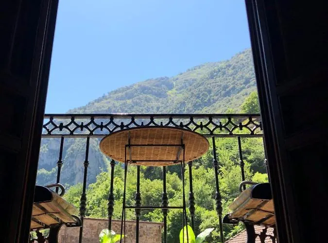 אורחן La Cuadrona *